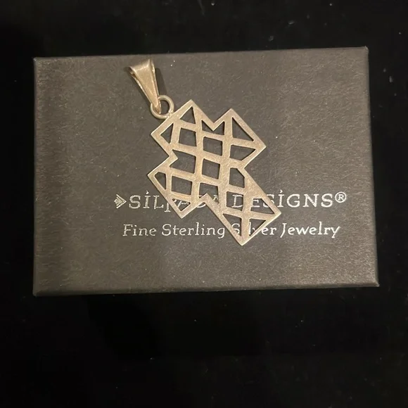 Silpada Sterling Silver Cross Pendant - Picture 2 of 5